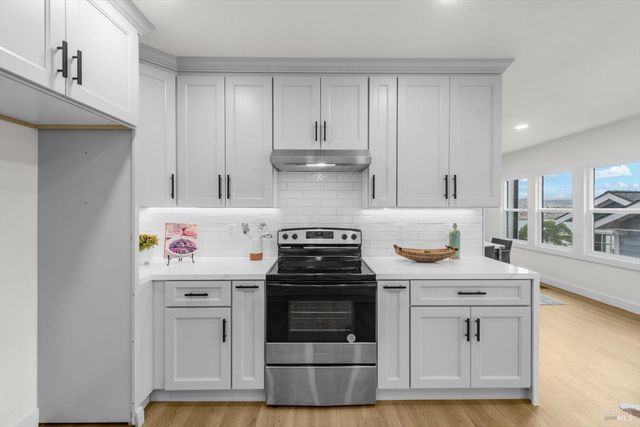 435 Alhambra St, Crockett, CA 94525