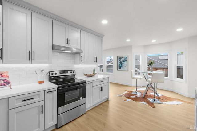 435 Alhambra St, Crockett, CA 94525