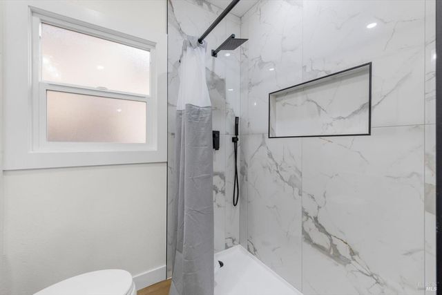 435 Alhambra St, Crockett, CA 94525