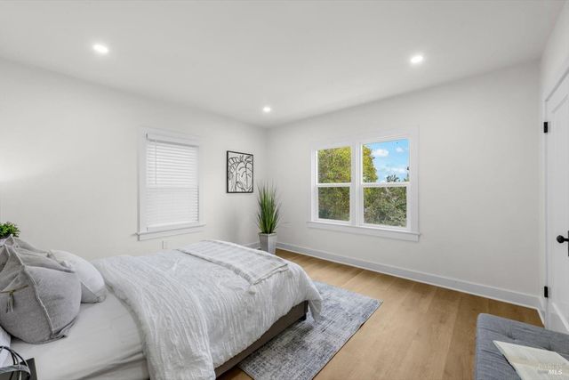 435 Alhambra St, Crockett, CA 94525