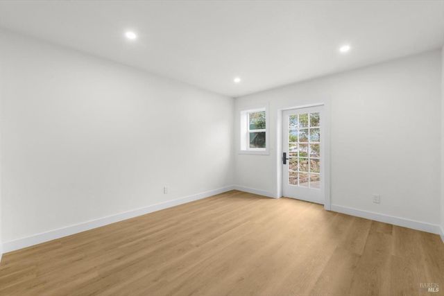 435 Alhambra St, Crockett, CA 94525