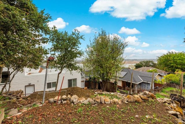 435 Alhambra St, Crockett, CA 94525