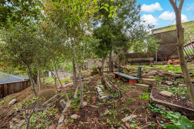 435 Alhambra St, Crockett, CA 94525