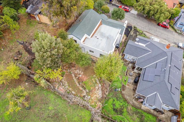 435 Alhambra St, Crockett, CA 94525