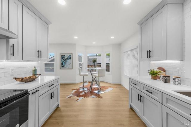 435 Alhambra St, Crockett, CA 94525