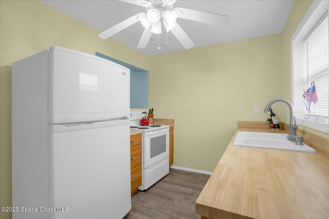 190 E Olmstead Drive, D11, Titusville, FL 32780