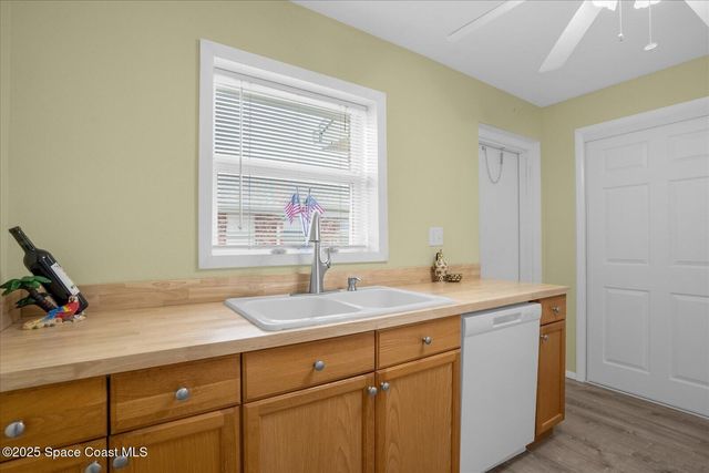 190 E Olmstead Drive, D11, Titusville, FL 32780