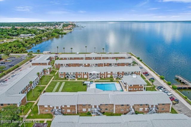 190 E Olmstead Drive, D11, Titusville, FL 32780