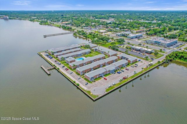 190 E Olmstead Drive, D11, Titusville, FL 32780