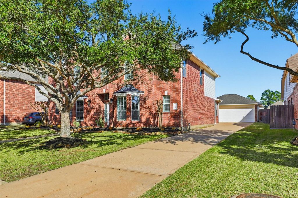 Image 2 of property listing at 26207 Park Ivy Lane, Katy, TX 77494