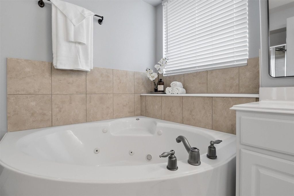 Image 31 of property listing at 26207 Park Ivy Lane, Katy, TX 77494