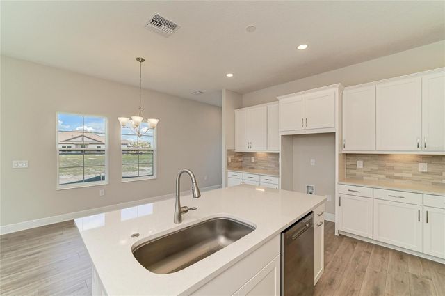 35517 STABLETON LANE, Zephyrhills, FL 33541