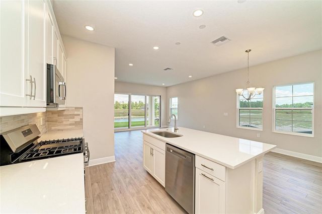 35517 STABLETON LANE, Zephyrhills, FL 33541