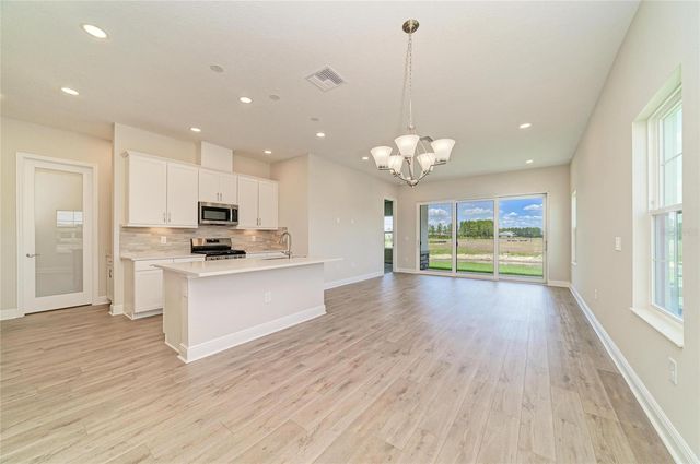 35517 STABLETON LANE, Zephyrhills, FL 33541