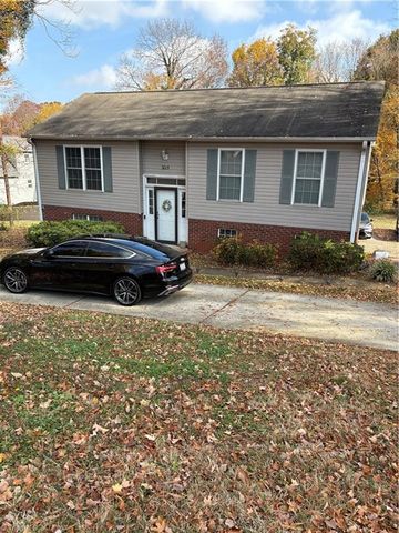 3015 Konnoak Drive, Winston-salem, NC 27127