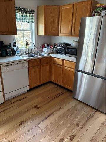 3015 Konnoak Drive, Winston-salem, NC 27127