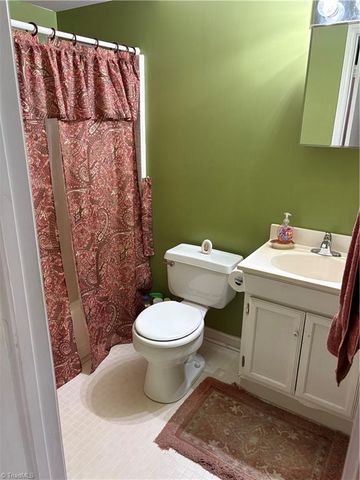 3015 Konnoak Drive, Winston-salem, NC 27127