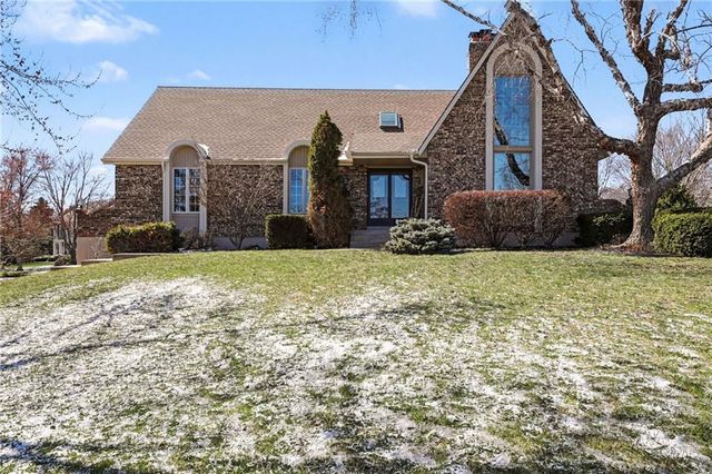 16930 Grandview Street, Overland Park, KS 66085