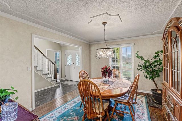 16930 Grandview Street, Overland Park, KS 66085