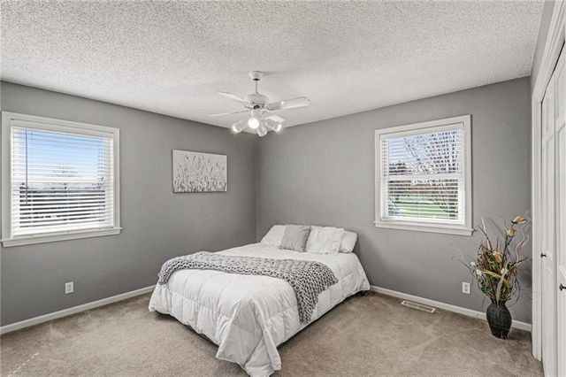 16930 Grandview Street, Overland Park, KS 66085