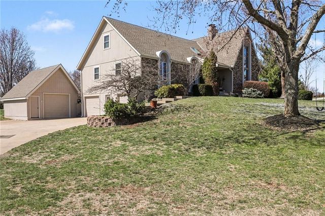 16930 Grandview Street, Overland Park, KS 66085