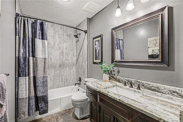 16930 Grandview Street, Overland Park, KS 66085