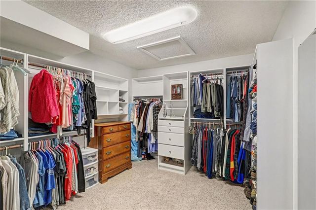 16930 Grandview Street, Overland Park, KS 66085