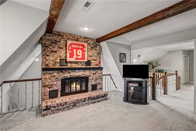 16930 Grandview Street, Overland Park, KS 66085