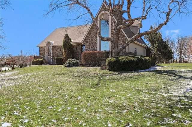 16930 Grandview Street, Overland Park, KS 66085