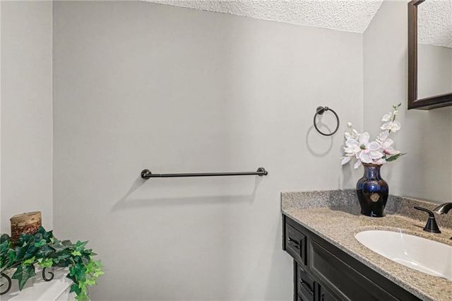 16930 Grandview Street, Overland Park, KS 66085