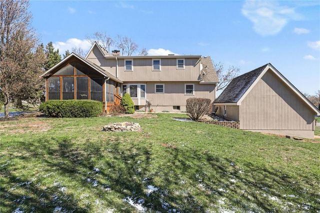 16930 Grandview Street, Overland Park, KS 66085