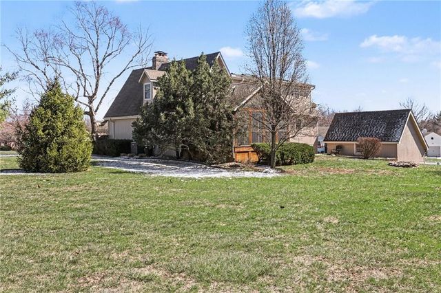 16930 Grandview Street, Overland Park, KS 66085