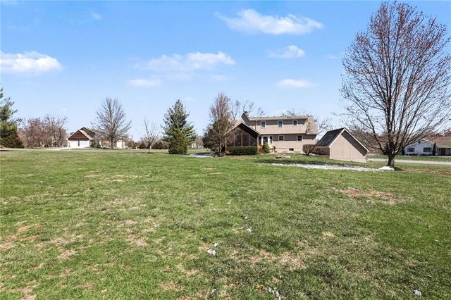 16930 Grandview Street, Overland Park, KS 66085