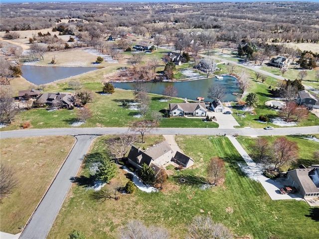 16930 Grandview Street, Overland Park, KS 66085