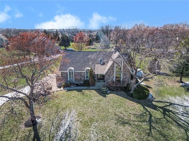 16930 Grandview Street, Overland Park, KS 66085