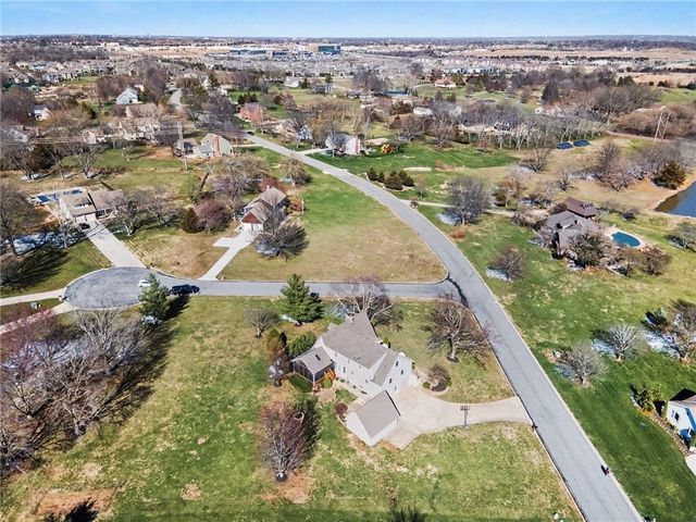 16930 Grandview Street, Overland Park, KS 66085