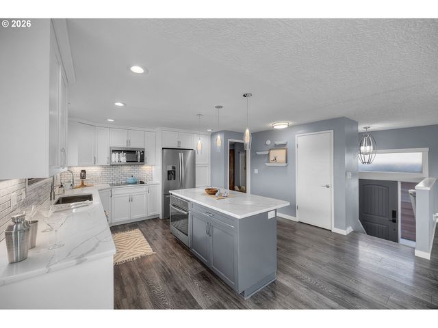 3917 LIEDTKE Way, Washougal, WA 98671