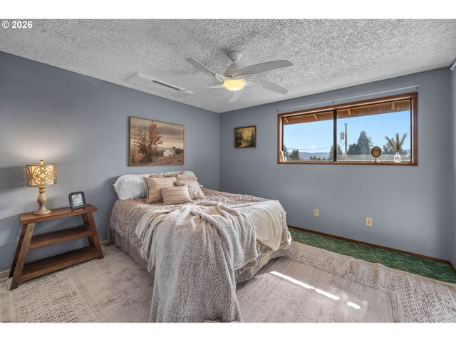 3917 LIEDTKE Way, Washougal, WA 98671