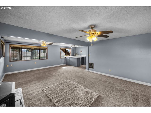 3917 LIEDTKE Way, Washougal, WA 98671