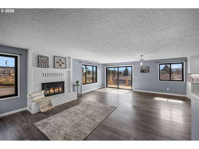 3917 LIEDTKE Way, Washougal, WA 98671