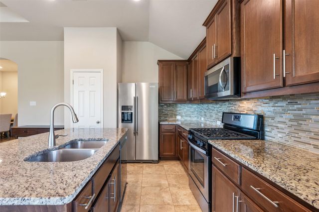 8113 Cannon CT, Lago Vista, TX 78645