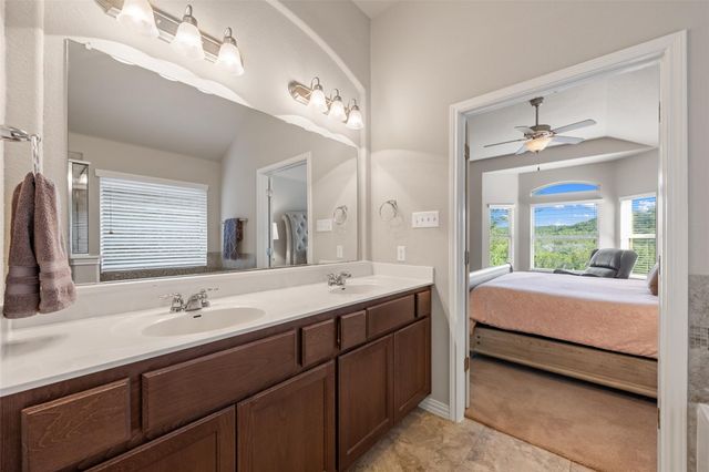 8113 Cannon CT, Lago Vista, TX 78645