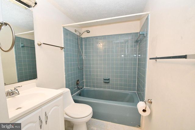 19107 PERRY ST, Triangle, VA 22172