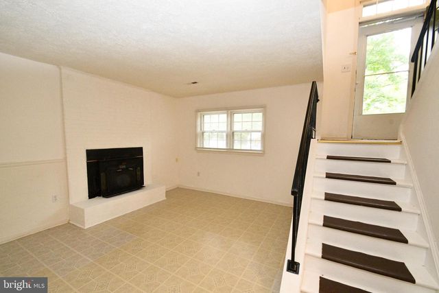 19107 PERRY ST, Triangle, VA 22172