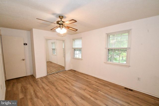 19107 PERRY ST, Triangle, VA 22172
