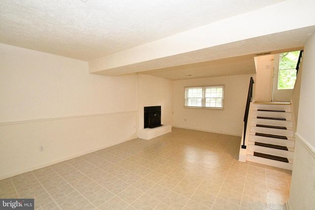 19107 PERRY ST, Triangle, VA 22172