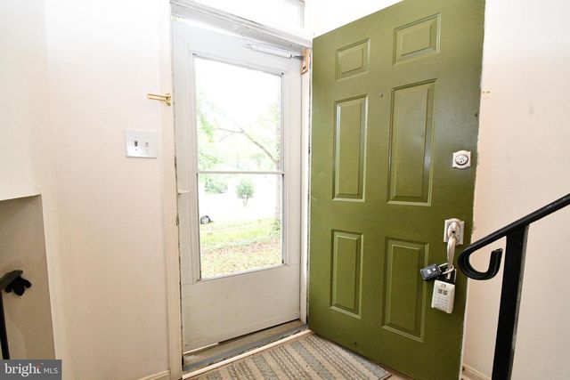 19107 PERRY ST, Triangle, VA 22172