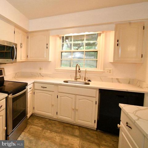 19107 PERRY ST, Triangle, VA 22172