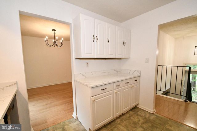 19107 PERRY ST, Triangle, VA 22172