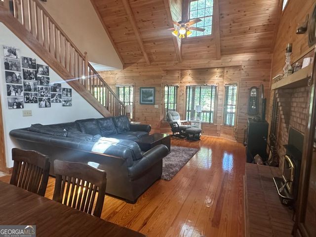 8275 Pea Ridge Road, Cornelia, GA 30531